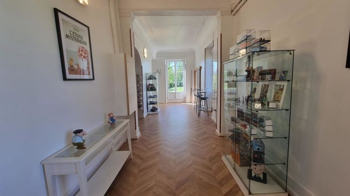 Image No.18-7 Bed Property for sale