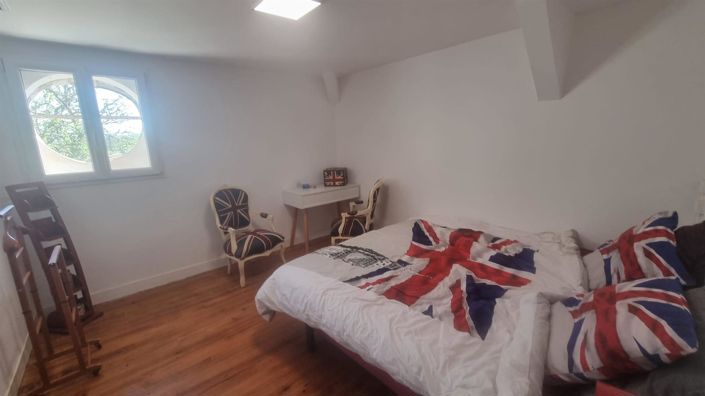 Image No.34-7 Bed Property for sale