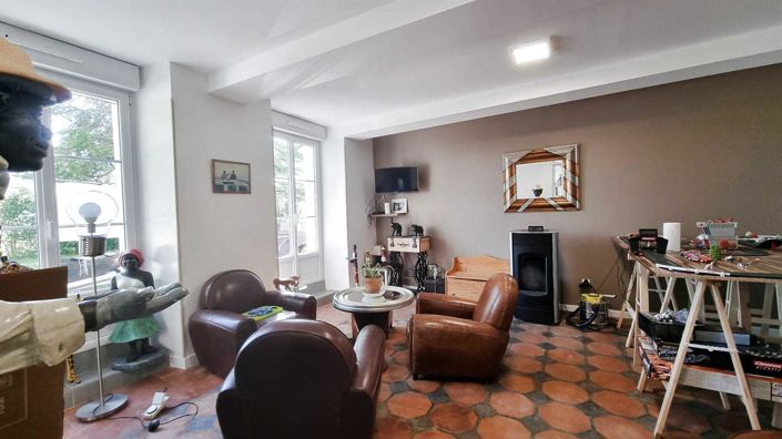 Image No.4-7 Bed Property for sale