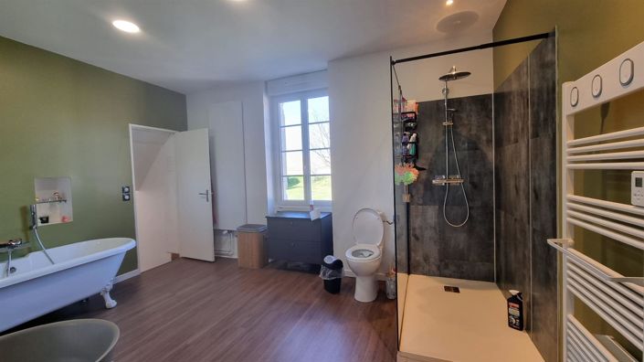 Image No.43-7 Bed Property for sale