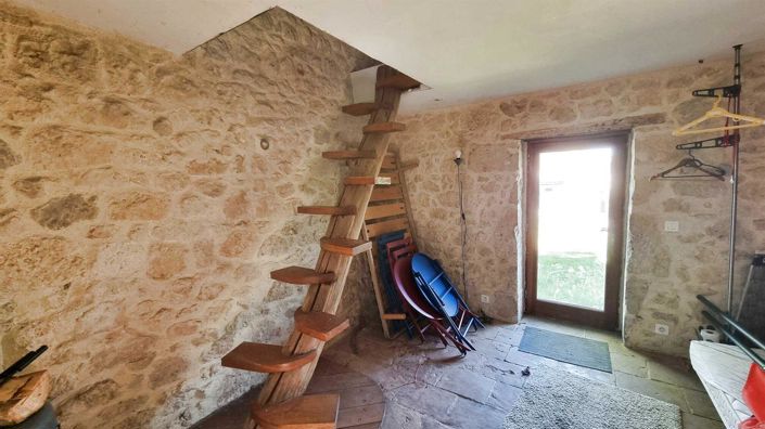 Image No.61-7 Bed Property for sale