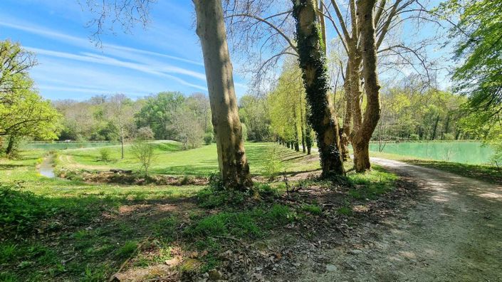 Image No.67-7 Bed Property for sale