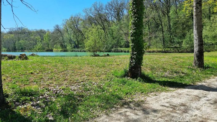 Image No.74-7 Bed Property for sale