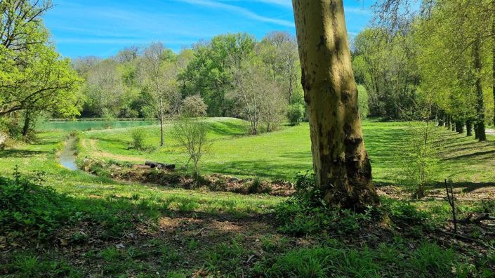 Image No.84-7 Bed Property for sale