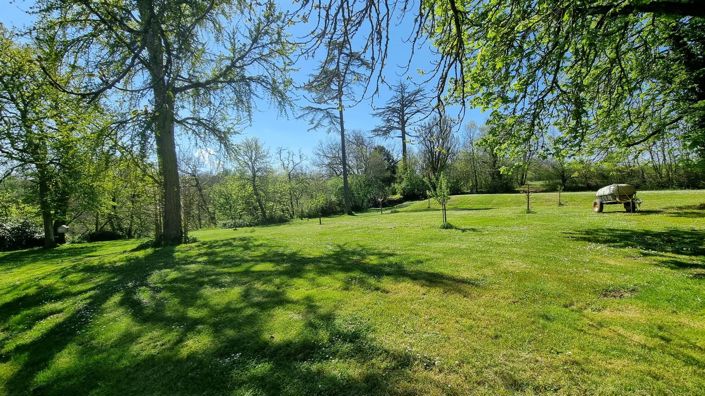 Image No.87-7 Bed Property for sale