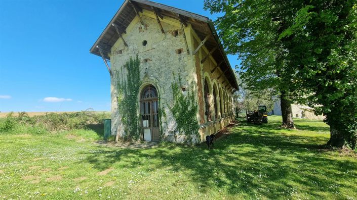 Image No.88-7 Bed Property for sale