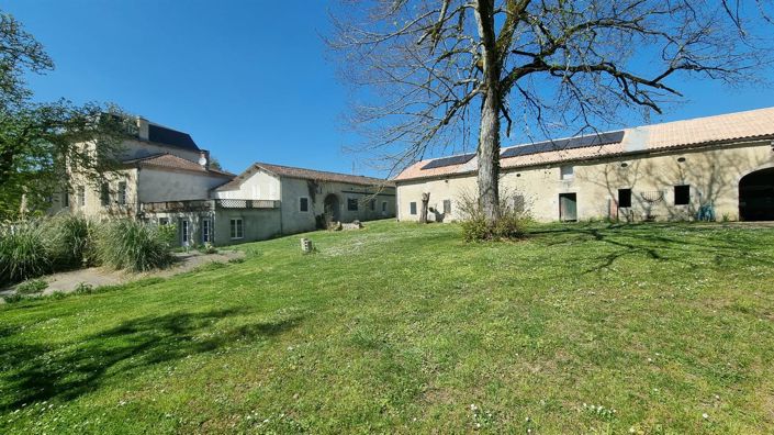 Image No.92-7 Bed Property for sale