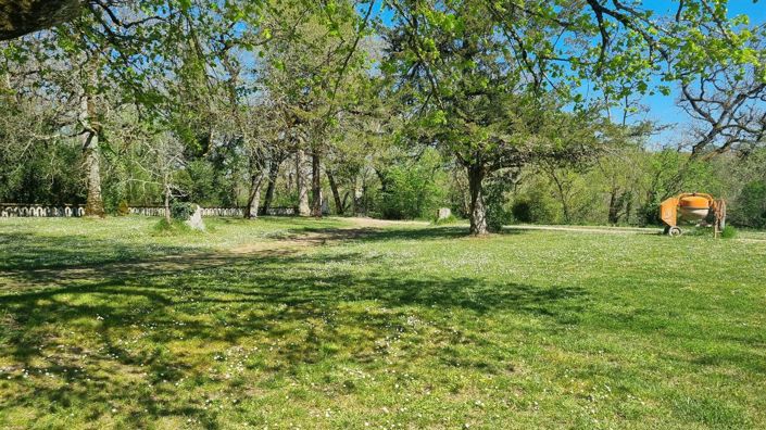 Image No.98-7 Bed Property for sale