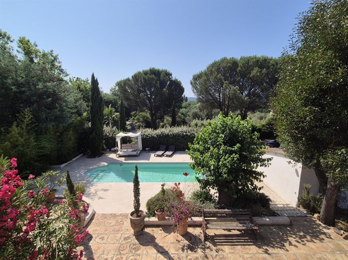 Image No.1-4 Bed House for sale
