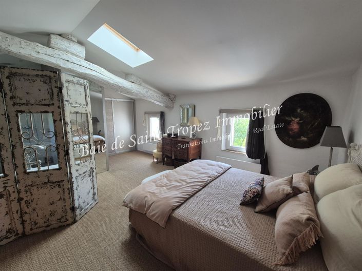 Image No.12-4 Bed House for sale