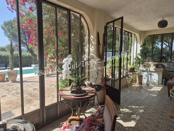 Image No.9-4 Bed House for sale