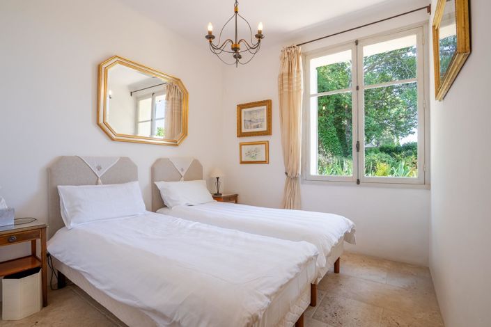 Image No.21-3 Bed House for sale