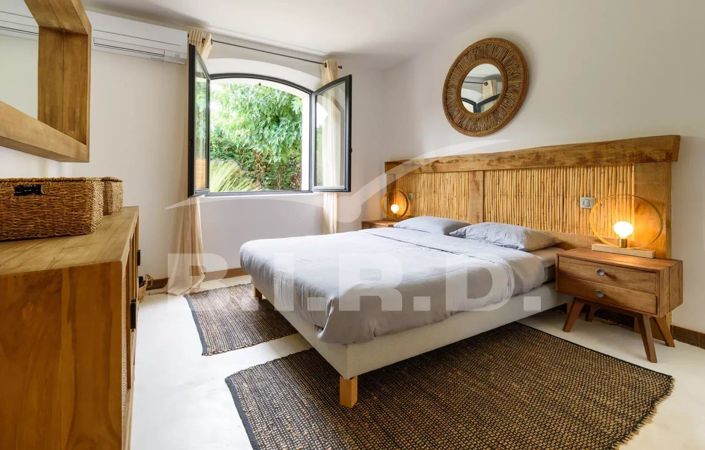 Image No.10-5 Bed House for sale