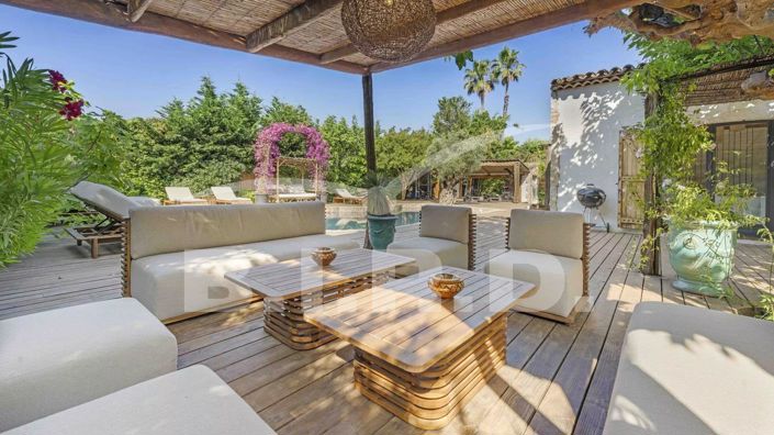 Image No.2-5 Bed House for sale