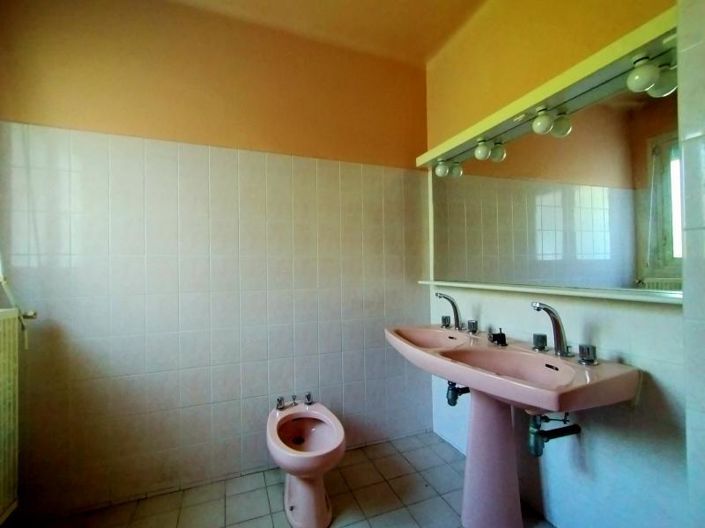 Image No.10-4 Bed House for sale