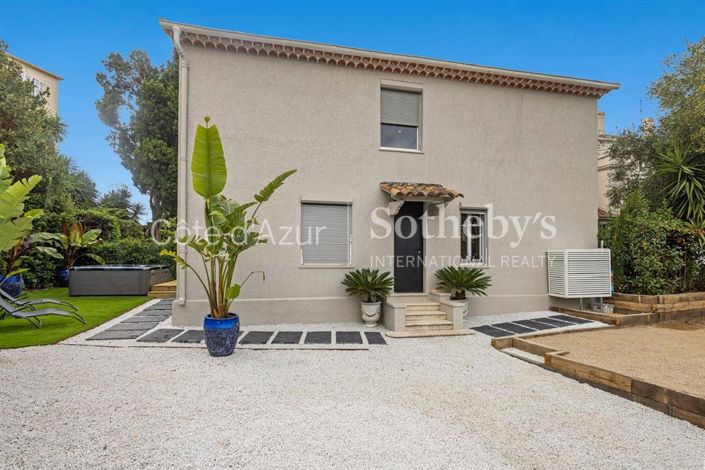 Image No.12-4 Bed Property for sale