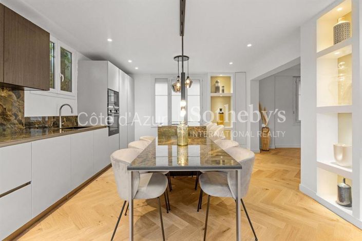 Image No.4-4 Bed Property for sale