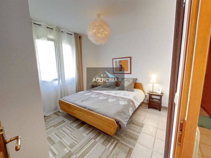 Image No.10-4 Bed House for sale