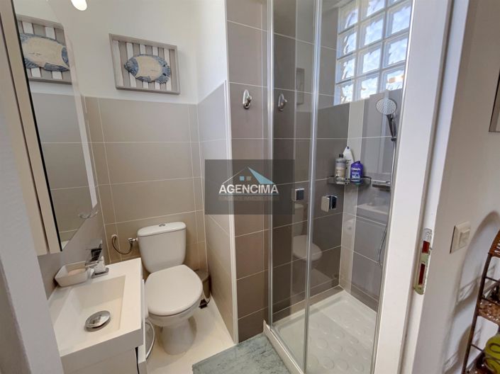 Image No.12-4 Bed House for sale