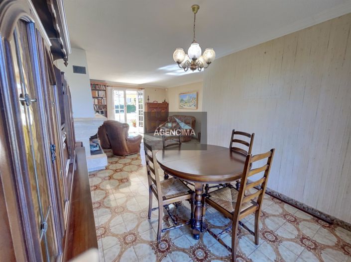 Image No.11-4 Bed House for sale