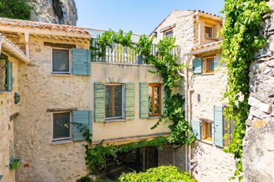 1 - Pierrelongue, House