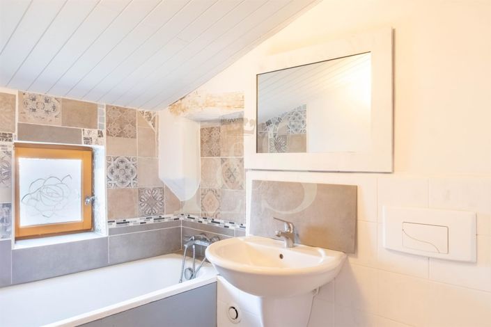 Image No.13-4 Bed House for sale