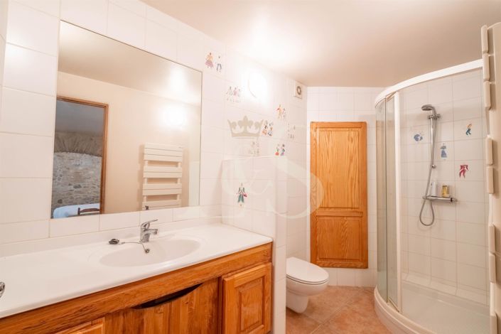 Image No.17-4 Bed House for sale