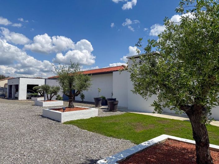 Image No.16-4 Bed House for sale