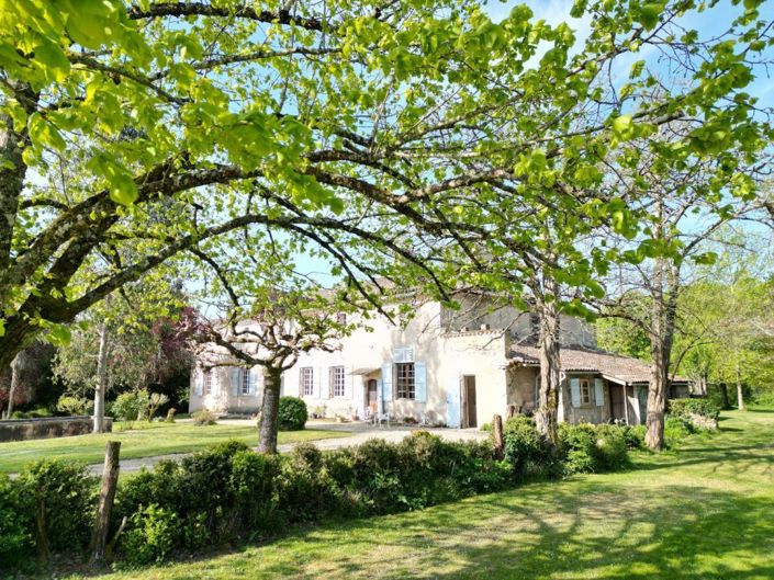 Image No.1-5 Bed House for sale