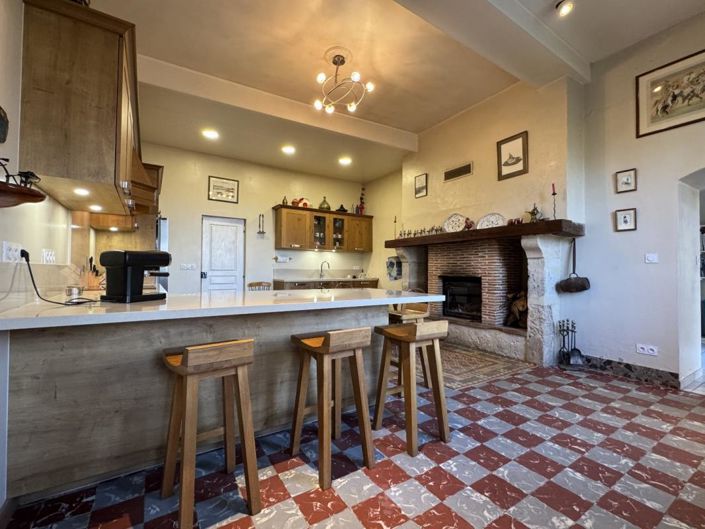 Image No.11-5 Bed House for sale