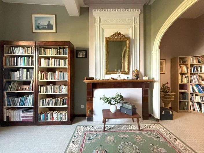 Image No.6-5 Bed House for sale