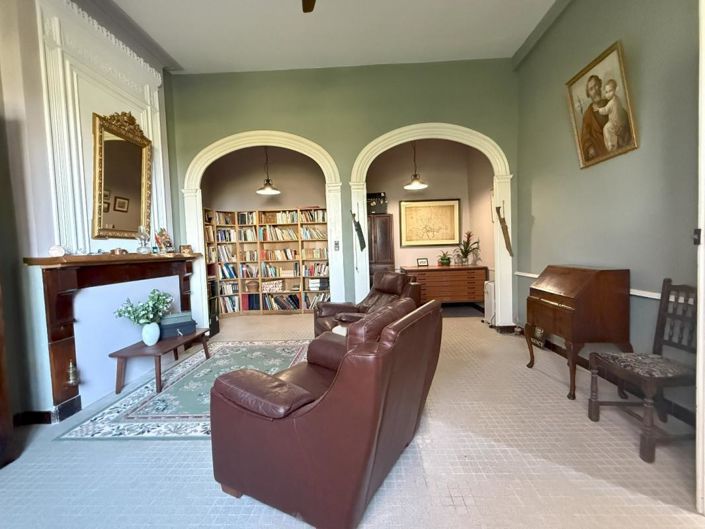 Image No.7-5 Bed House for sale