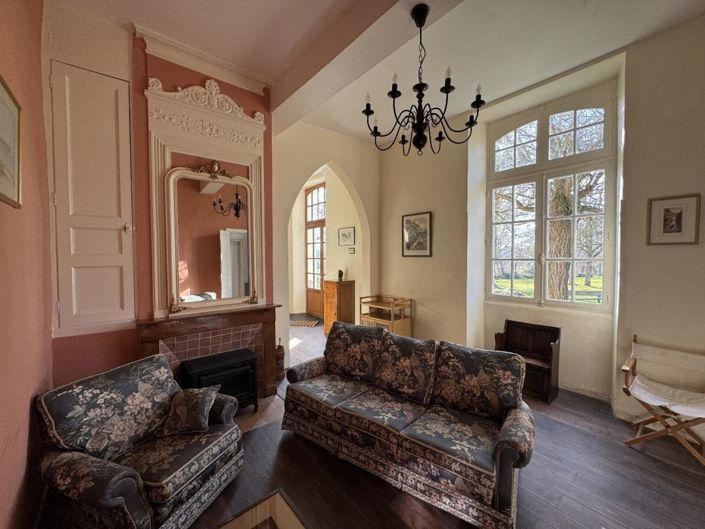 Image No.9-5 Bed House for sale