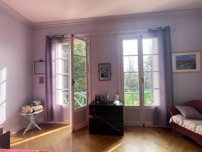 Image No.9-4 Bed House for sale