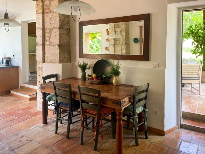 Image No.8-5 Bed House for sale