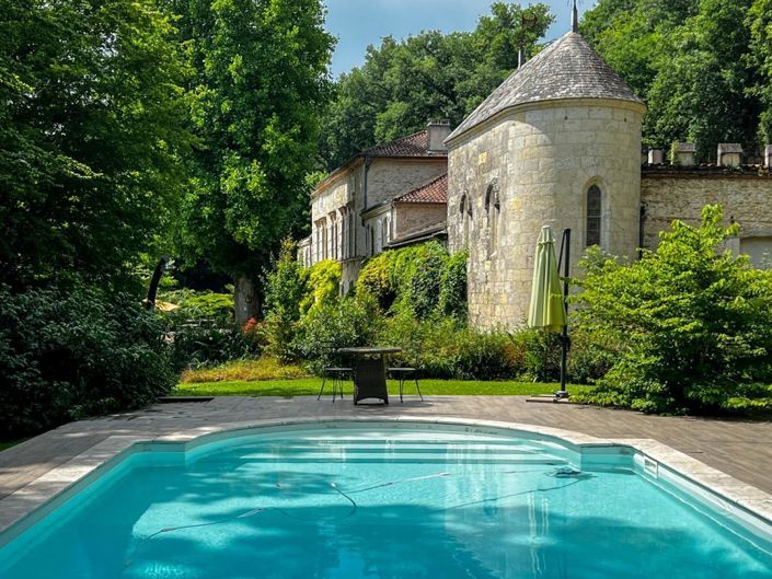 Image No.1-10 Bed Property for sale