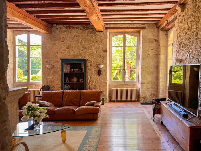 Image No.6-10 Bed Property for sale