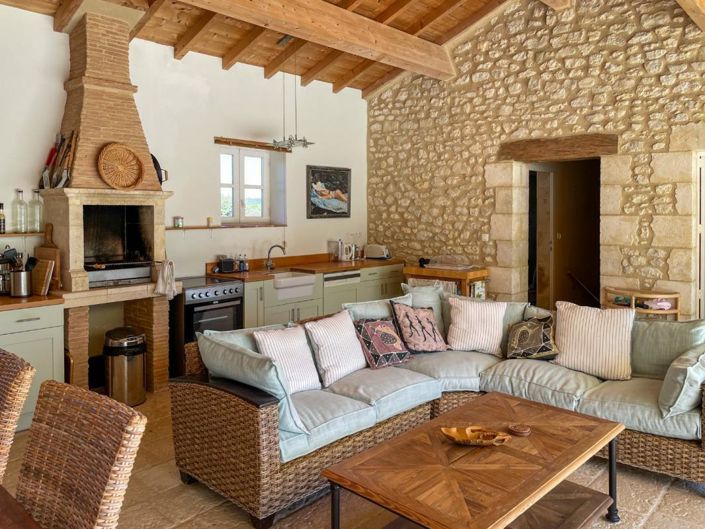 Image No.15-4 Bed House for sale