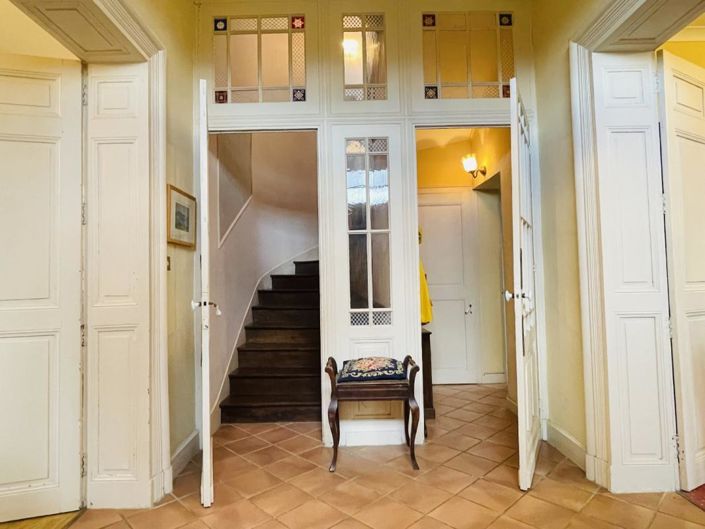 Image No.5-6 Bed House for sale