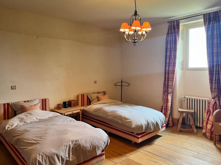 Image No.18-6 Bed House for sale