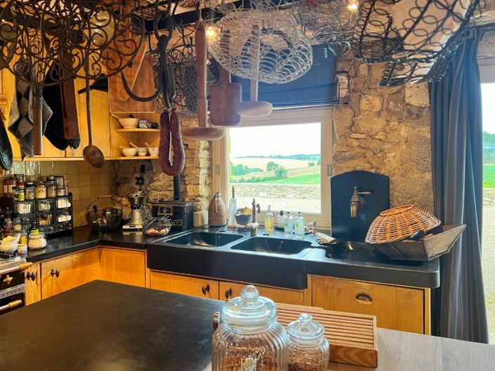 Image No.8-6 Bed House for sale