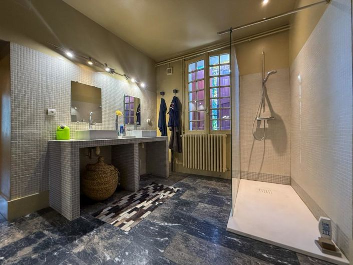 Image No.20-4 Bed House for sale