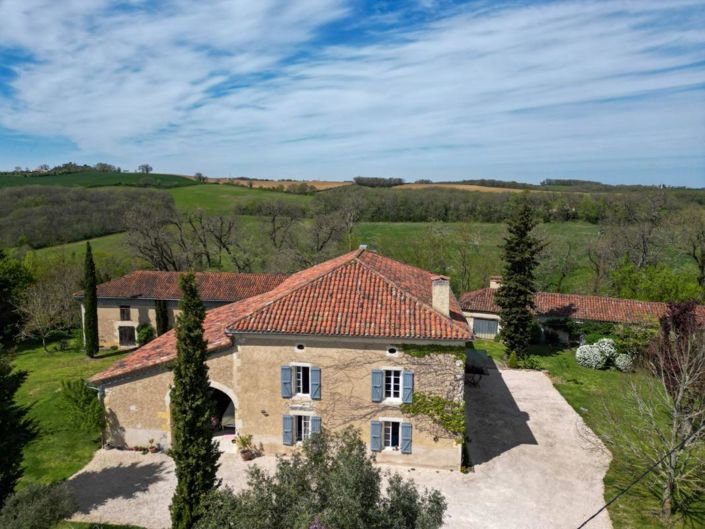 Image No.2-6 Bed House for sale