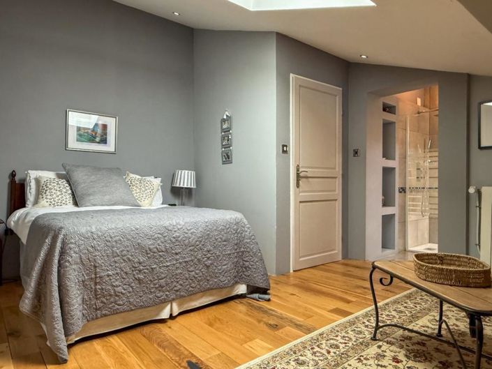 Image No.15-6 Bed House for sale