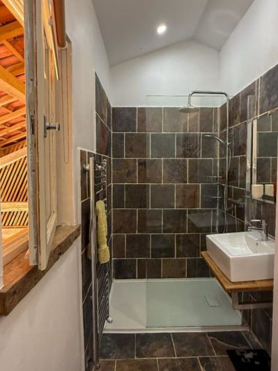 Image No.19-6 Bed House for sale