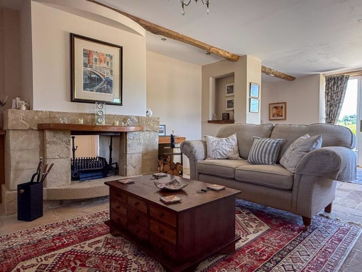 Image No.5-6 Bed House for sale