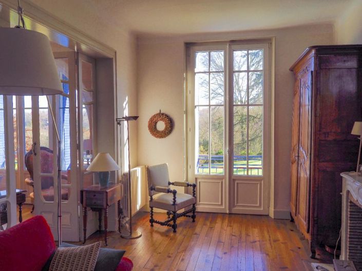 Image No.11-5 Bed House for sale