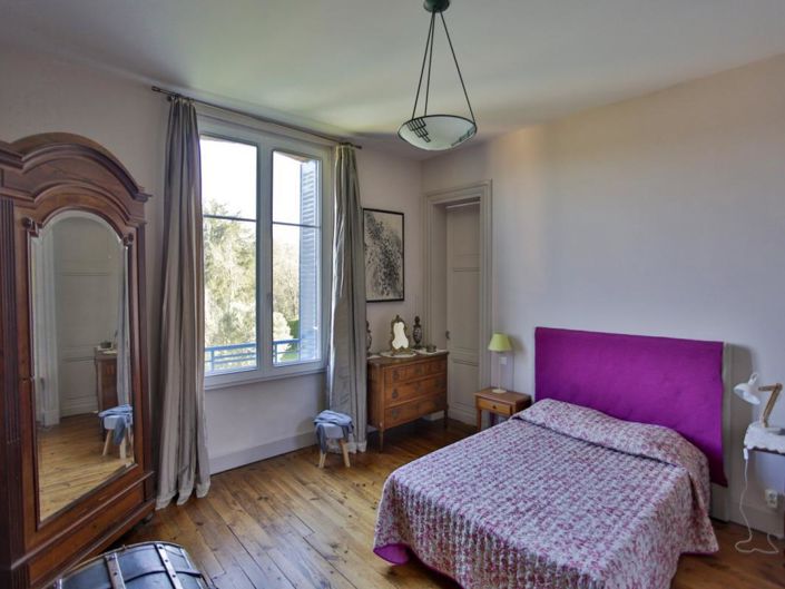 Image No.17-5 Bed House for sale