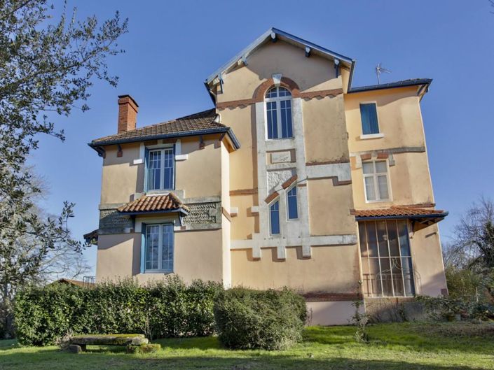 Image No.3-5 Bed House for sale