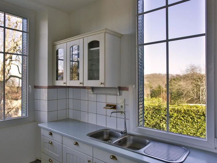 Image No.7-5 Bed House for sale